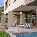 Seaview And Pool House Manu Villa *