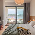 Seaview And Pool House Manu * Vis