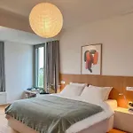 Seaview And Pool House Manu Vis