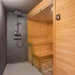 Seaview And Pool House Manu Vis