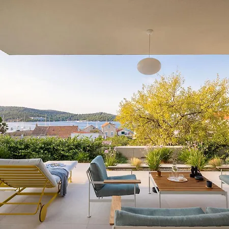 Seaview And Pool House Manu *