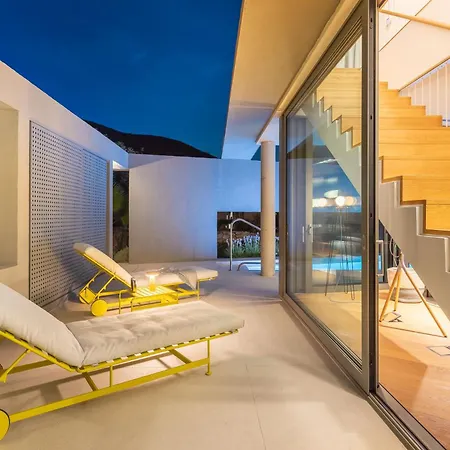 Seaview And Pool House Manu Villa