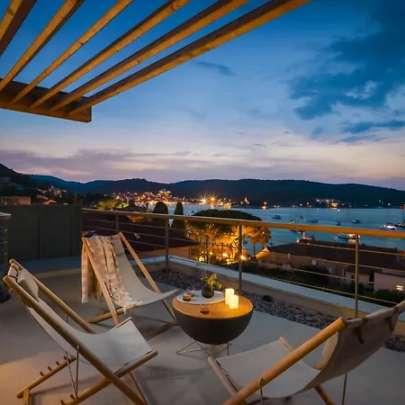 Seaview And Pool House Manu *