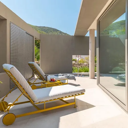 Seaview And Pool House Manu Villa Vis