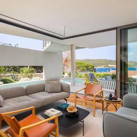 Seaview And Pool House Manu Vis