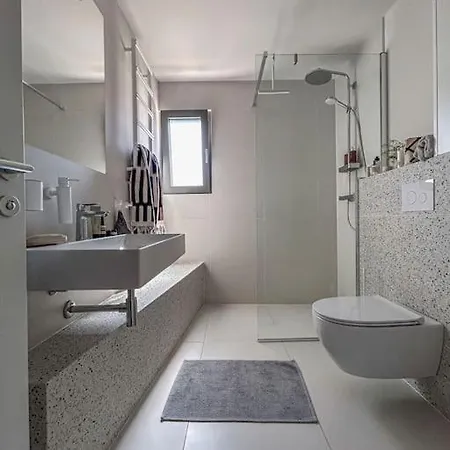 Seaview And Pool House Manu 别墅 *
