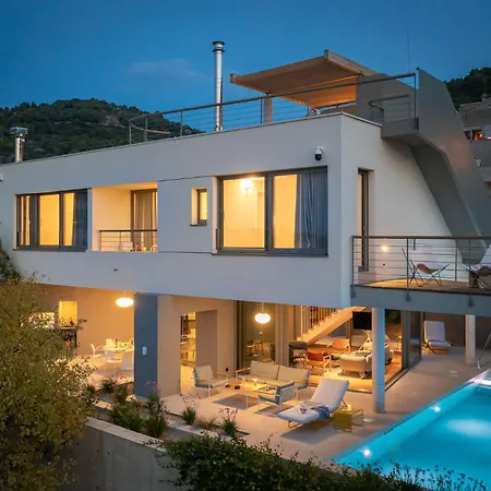 Seaview And Pool House Manu 别墅 *