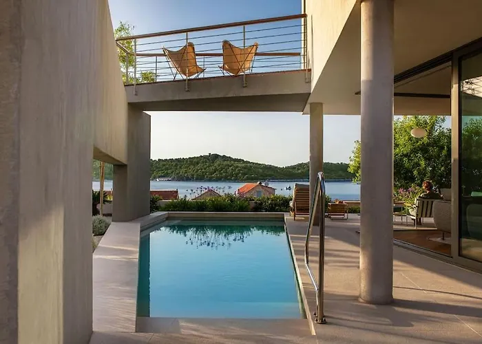 Seaview And Pool House Manu *