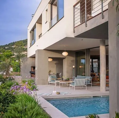 Seaview And Pool House Manu Villa