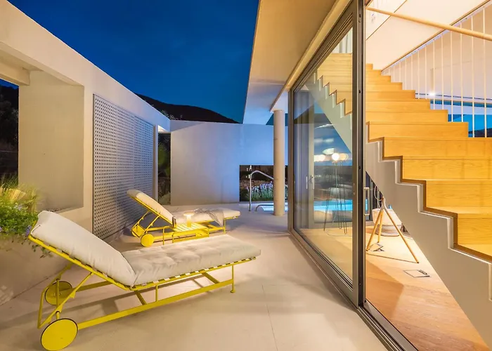 Seaview And Pool House Manu Villa